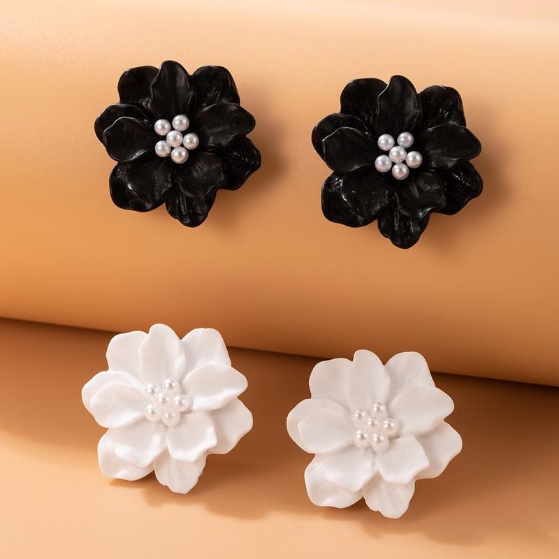 Stylish, simple and versatile exaggerated flower earrings, fresh temperament and three-dimensional multi-color flower pearl ears