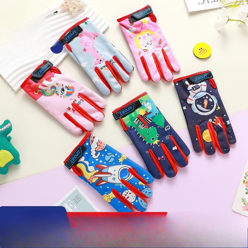 Children's Warm Gloves Outdoor Cycling and Playing with Snow Thickened Cartoon Windproof Plus Velvet Waterproof and Anti Slip Winter Cold Proof Gloves