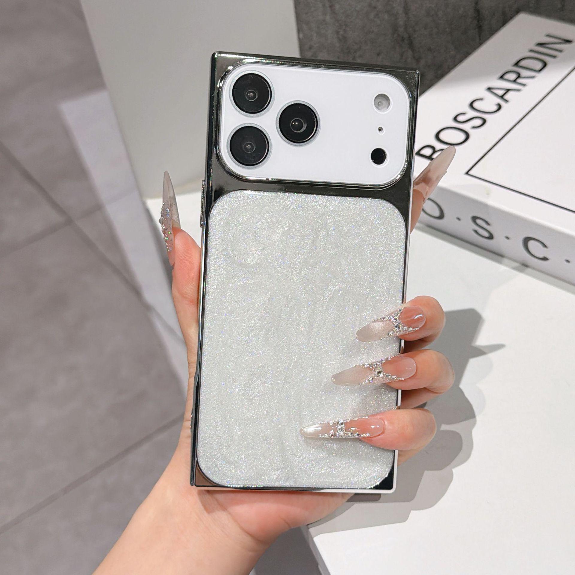 

Fangxing CD Pattern Protective Case for 17 Pro Max & 15 Pro - Stylish, Creative, and Simple серебряный