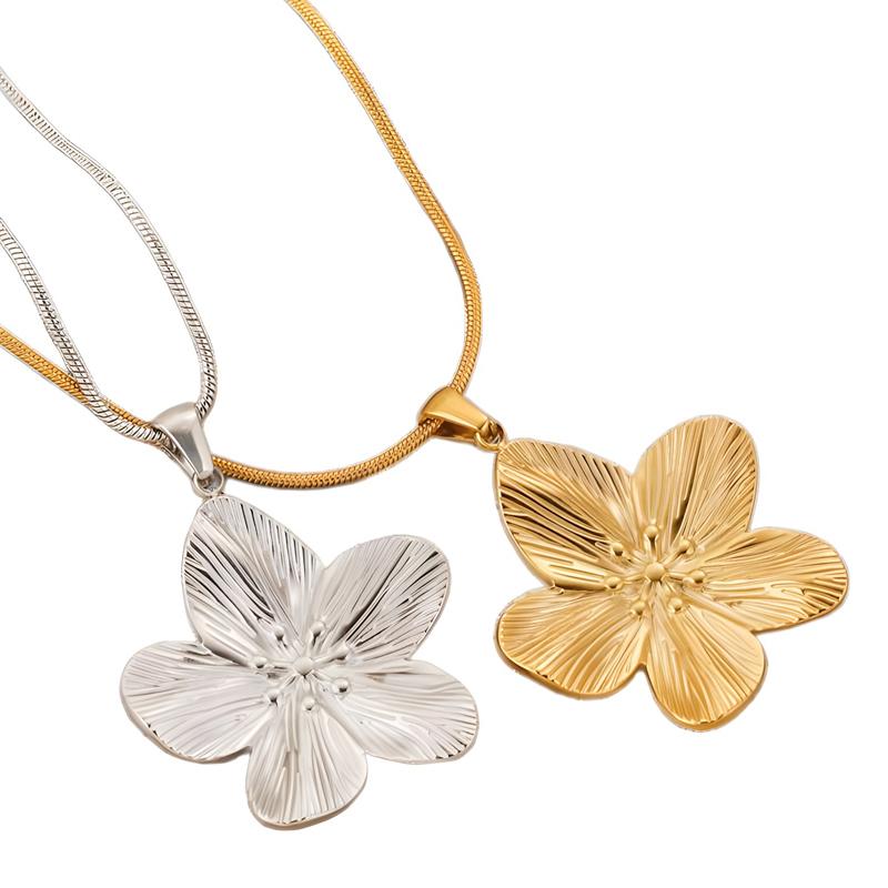 Vintage Stainless Steel Flower Pendant Necklace for Women Gold Plated Floral Metal Snake Chain Necklace Aesthetic Jewelry Gifts