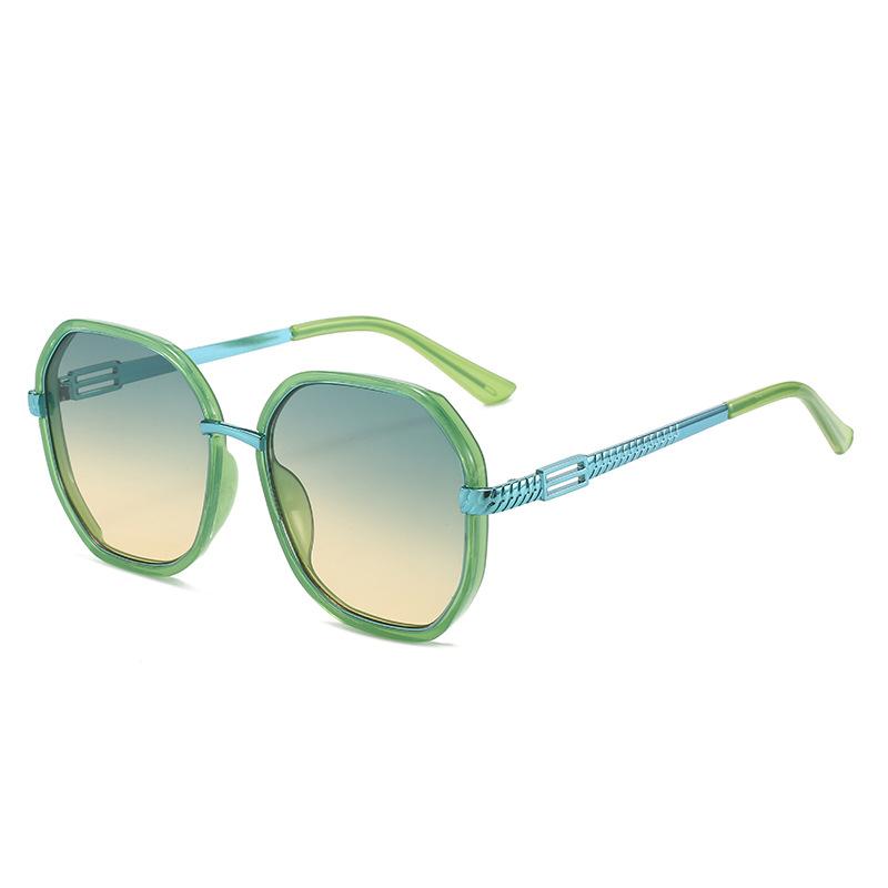 New ins street photography outdoor fashion trend styling sunglasses, versatile UV-proof sunglasses