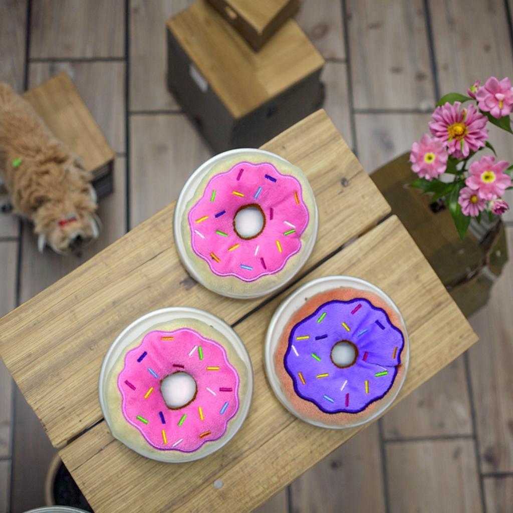 Factory  Luxury Cartoon Cute Donut-Shaped Pet Squeaker Chew Toy Velvet Material for Dogs Playing