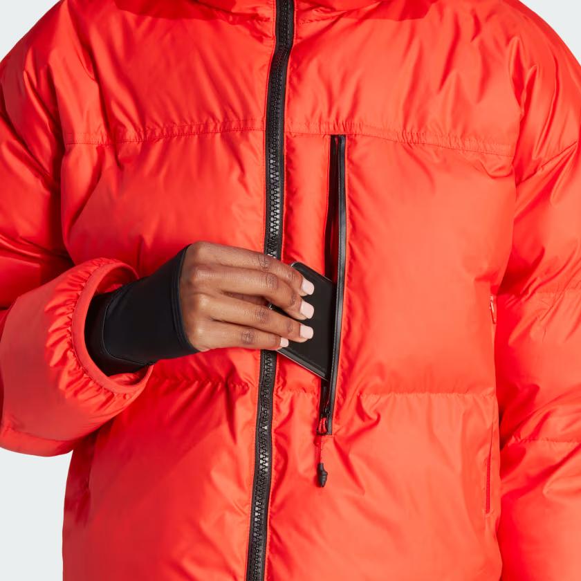 Adidas X Stella McCartney Truenature Kurze Gepolsterte Winterjacke mit Kapuze und Logo-Patch Damenjacke Rot IL9614