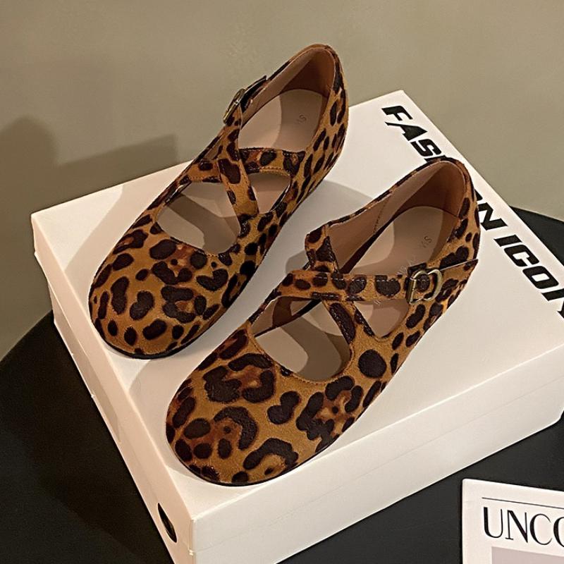 

Fashion Leopard Flats Women Shoes Casual Sport Loafers Trend New Sandals Designer 2025 Summer Sneakers Fashion Walking Marie Janes Mujer 35 леопардовый