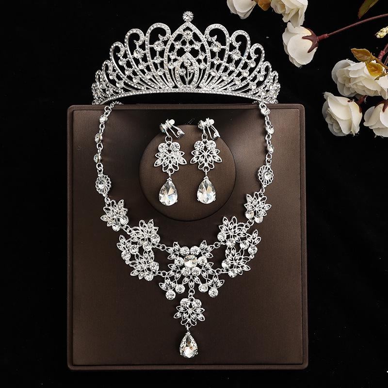 Ensemble Nuptial Féerique: Couronne, Collier & Boucles d'oreilles – Parfait pour un Mariage ou un Anniversaire