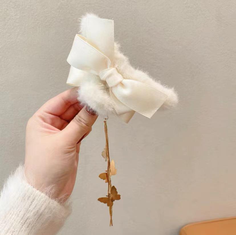 Autumn/Winter Large Pearl Tassel Bow Hair Clip with Plush Shark Design