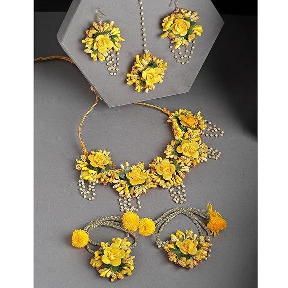 Klenoty Květiny Klenotnická sada na Haldi Gota Patti Náhrdelník, Náušnice, Náramek & Maang Tika pro Ženy & Dívky