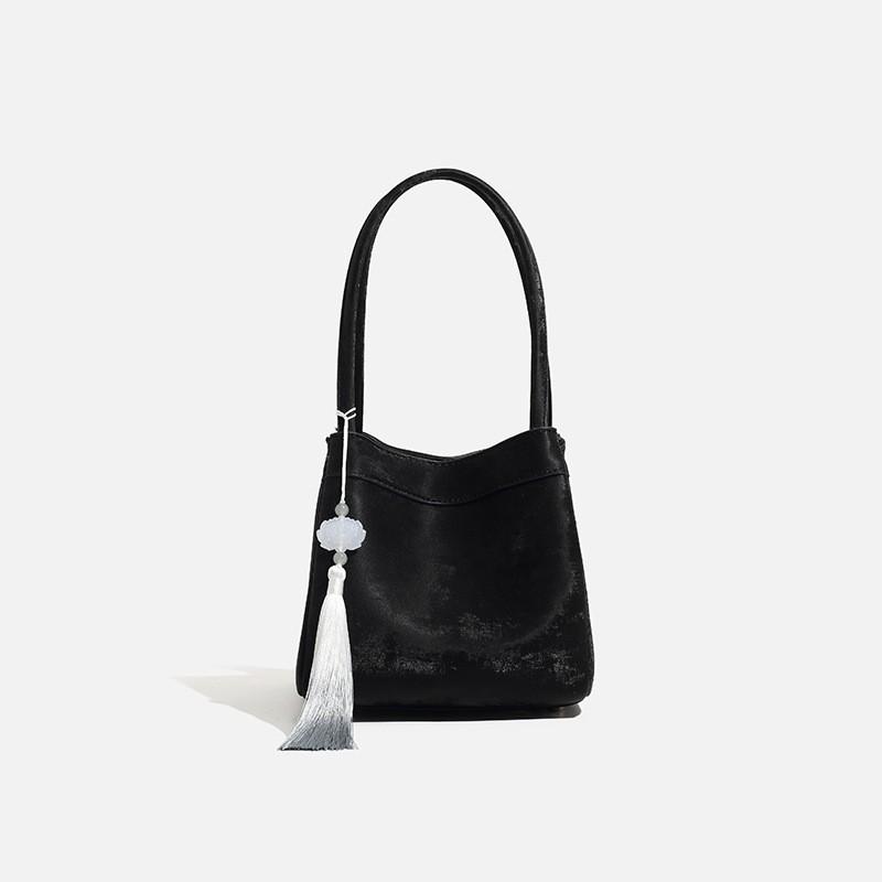 

2025 New National Style Niche Chinese Vegetable Basket Bucket Bag Portable Single Shoulder Cross-section Fashionable Tassel чорний