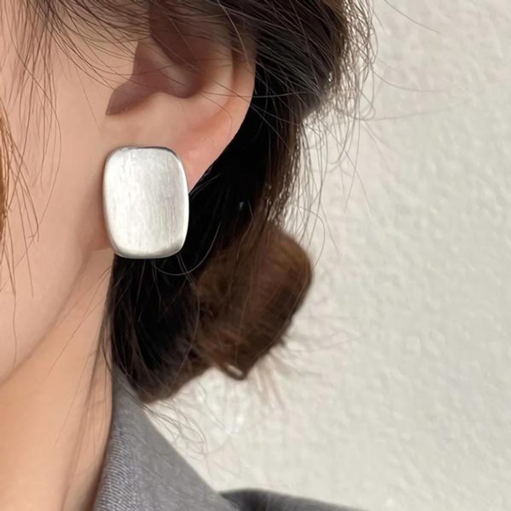 Women's Matte Scratch Square Earrings [Silver Needle]