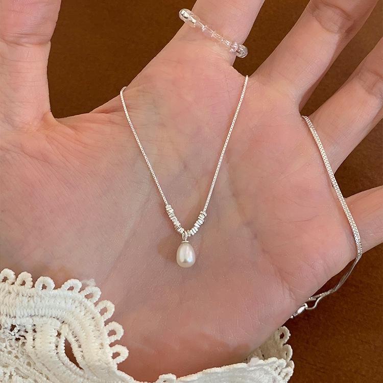 French Silver Foil Imitation Pearl Pendant Necklace for Girls - Elegant Light Luxury Clavicle Chain with Niche Design