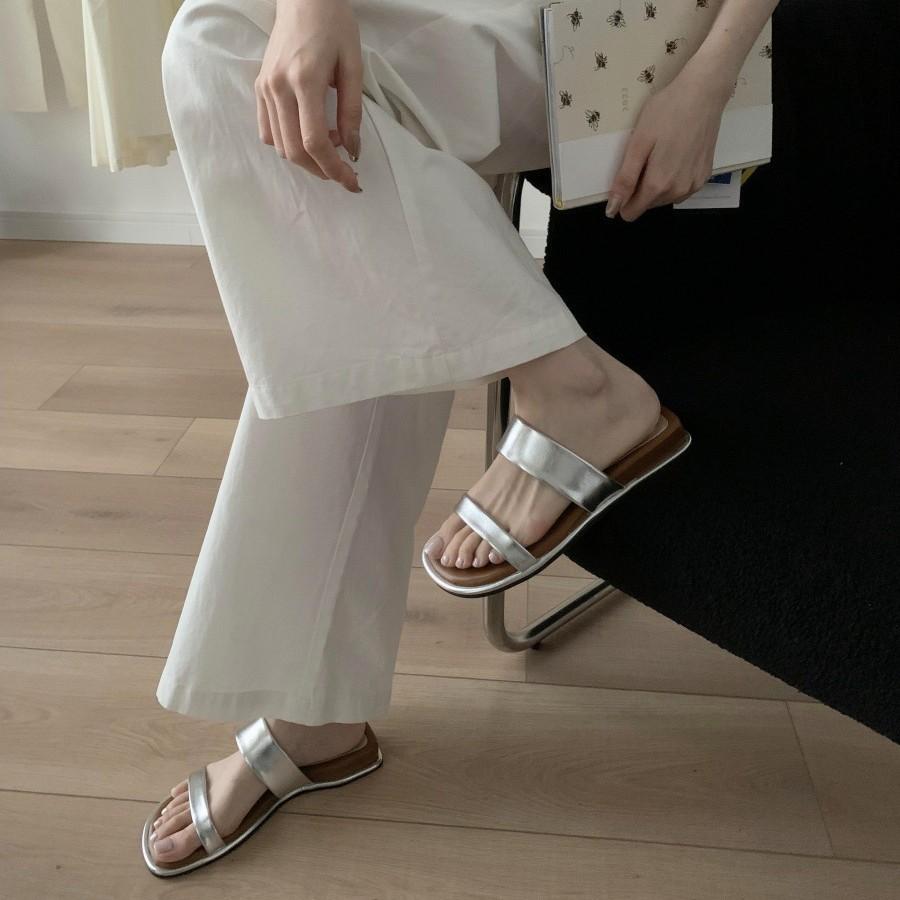 Retro square head flat bottom slippers women's summer wear French simple one-word sandals fashion casual vacation beach shoes