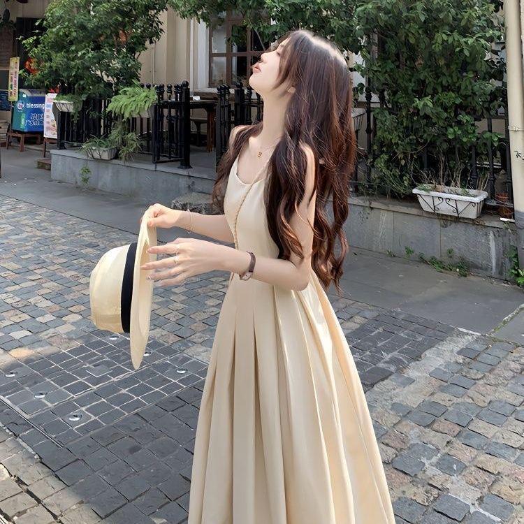 Women's Summer 2024 Sleeveless French-Inspired Pleated Waist Sling Dress