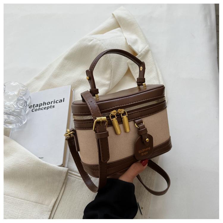 

2025 новая нишевая дизайнерская коробка-сумка модная ретро-сумка популярная наплечная сумка-мессенджер ручная сумка покинуть белый