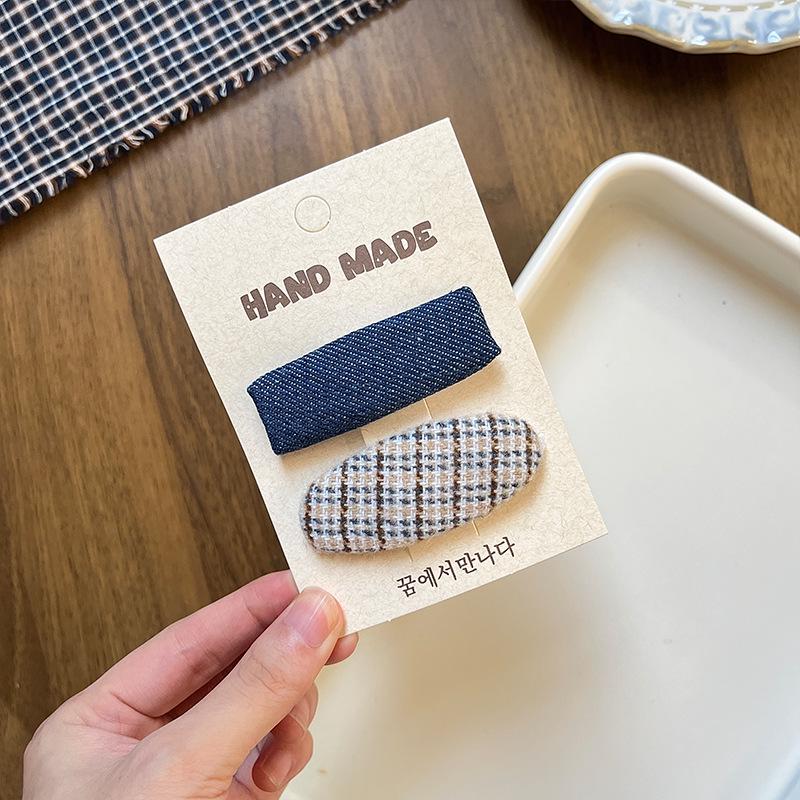 Koreanische Kinder Haarspange mit gestickter Blume - Süße Pony- & Seitenklammer