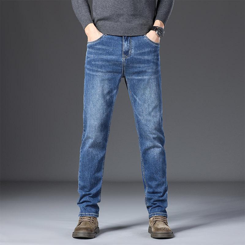Trendy, slim-fit stretch men’s skinny jeans: versatile, slimming casual trousers