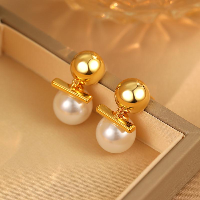 2024 French Pearl Stud Earrings: Elegant & Versatile, High-End Light Luxury Design for Women