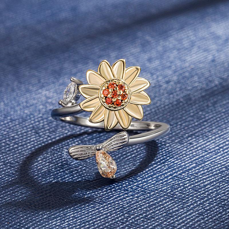 Japanese and Korean Fashion Couple Women's Ring Rotating Ring New Flower Shape Electroplated Copper Ring Exquisite