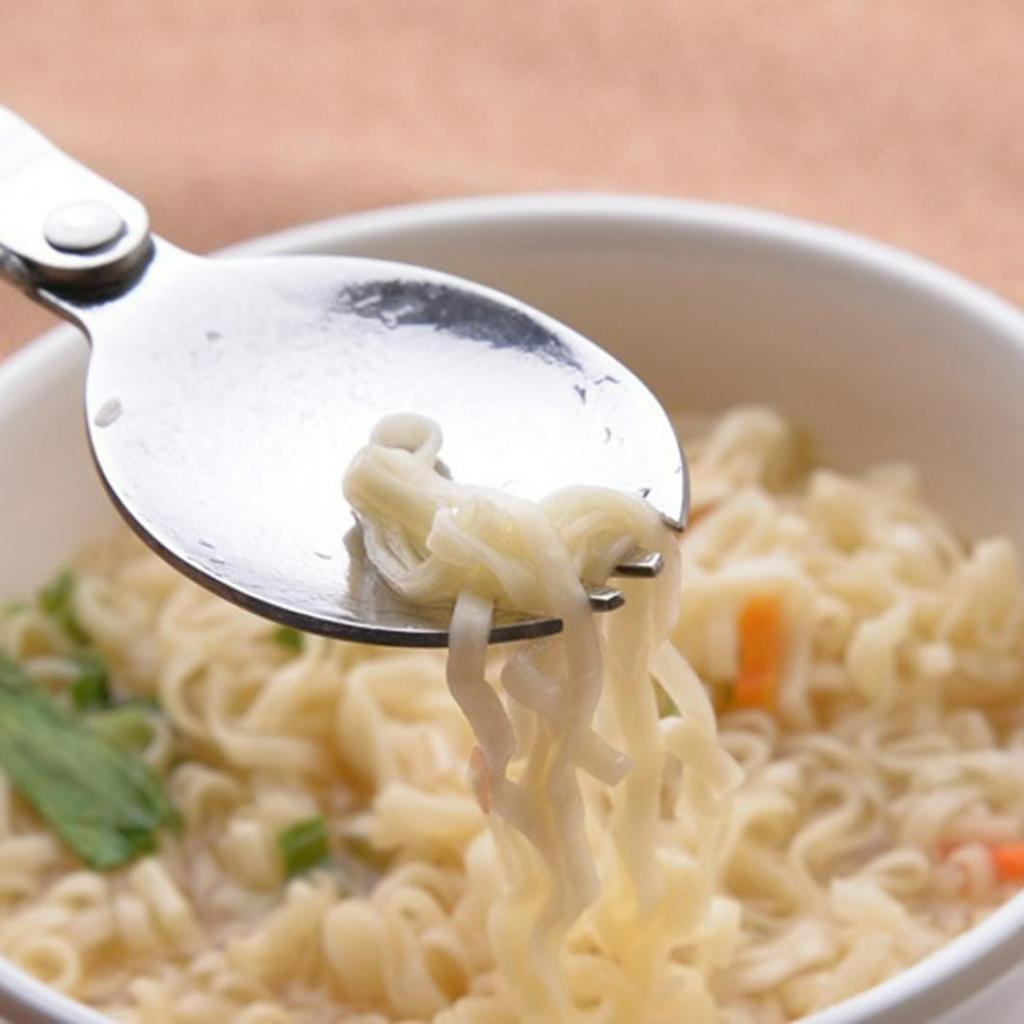 Utensili da cucina per stoviglie da campeggio per picnic all'aperto in acciaio inossidabile con forchetta pieghevole portatile