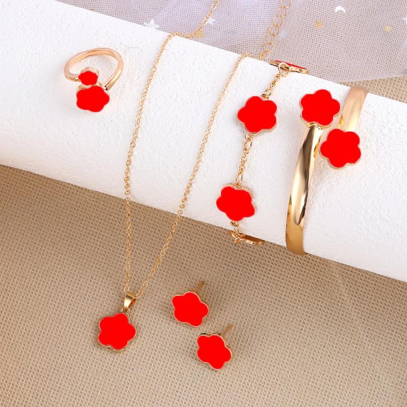 Lucky Clover Pendant Multicolor Necklace Four-piece Set Simple and Cute Ladies Set