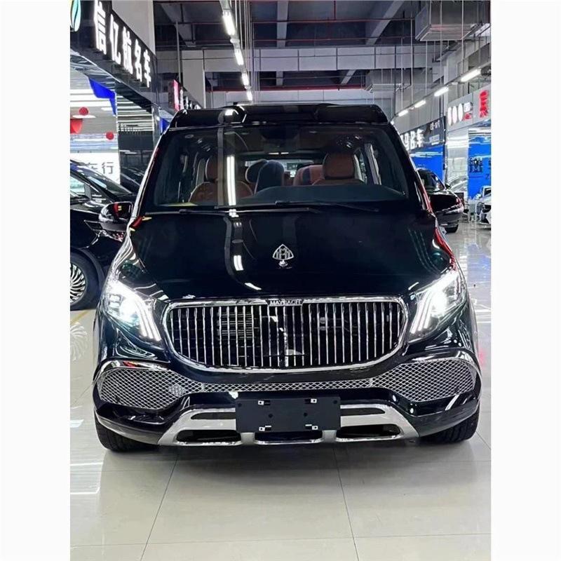 Samolepka znaku na kapotu Mercedes-Maybach pro úpravu auta