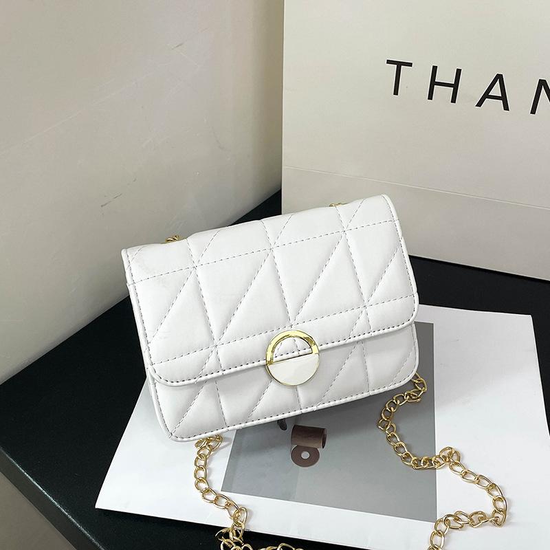 

Премиальная текстура, сумка-мессенджер на цепочке для通勤, маленькая квадратная сумка, женская сумка, лето, новая, однотонная, с ромбовидным узором, повседневная, на плечо