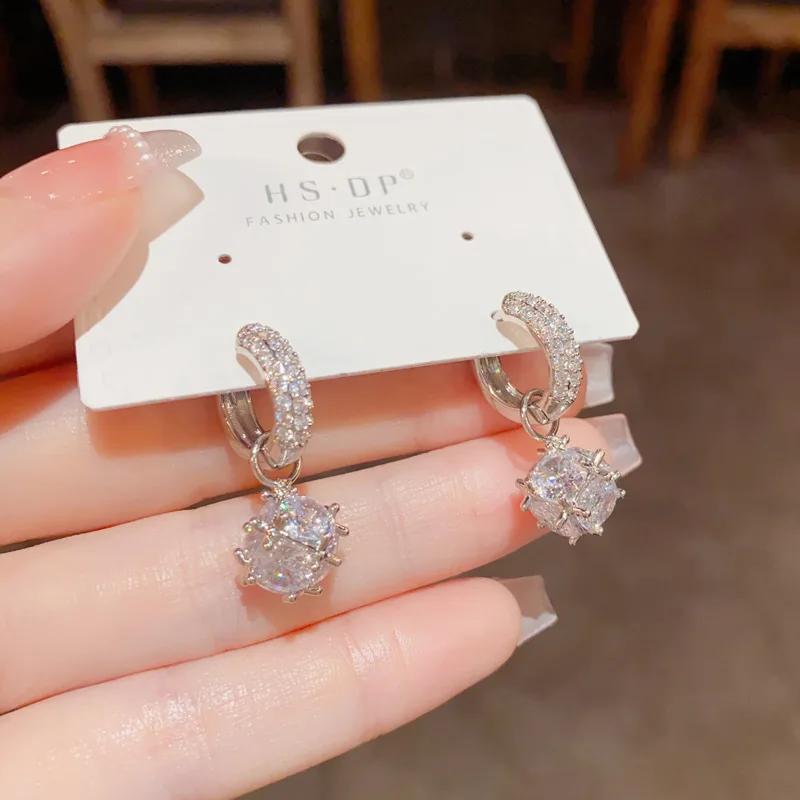 Small Niche Minimalist High-end Exquisite Zircon Rhinestones Ball Light Luxury Fashionable Versatile Earrings for Women.