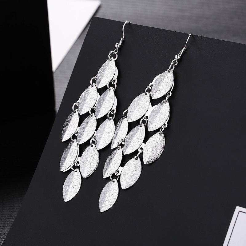 European and American Earrings, Fashionable Styles, Fashionable Metallic Exaggerated Tassels, Elegant Long Trendy Element Earrings and Pendants