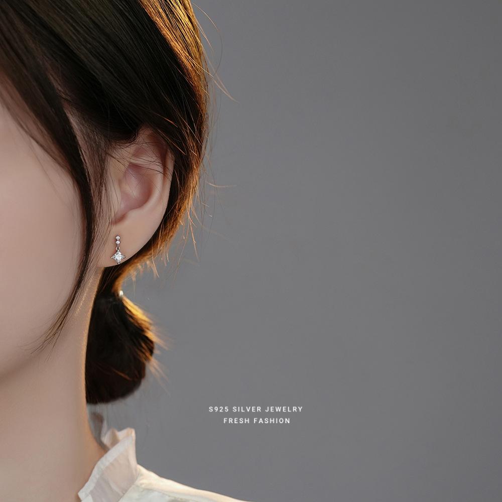 925 Sterling Silver Korean Fashion Inlaid Shiny Zircon Earrings for Women Exquisite Temperament Party Jewelry Accessories