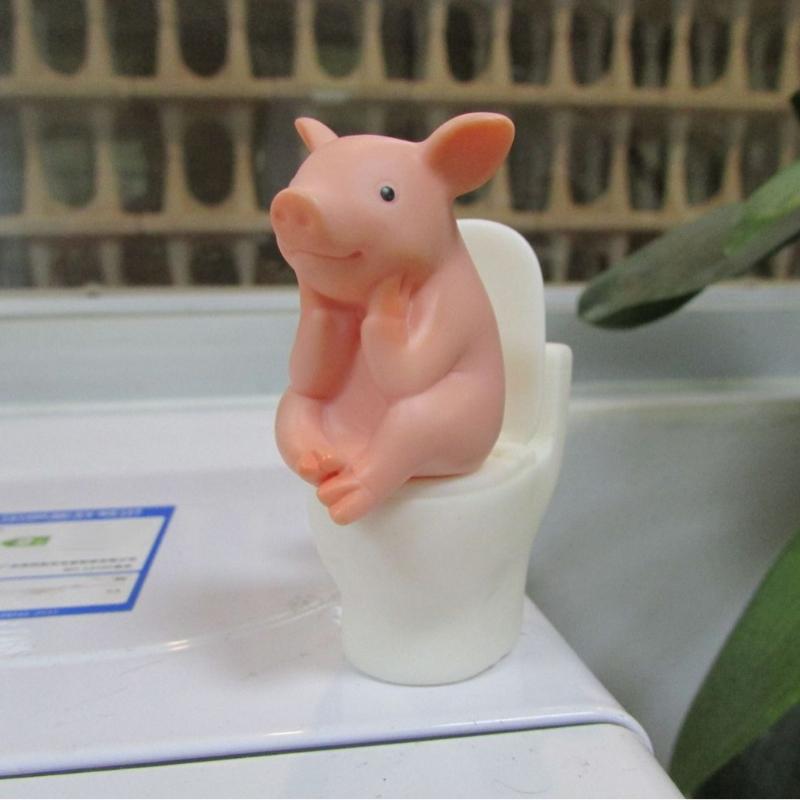 1Pcs Versatile Indoor Animal Desktop Ornament Adorable Pink Pig/Frog On Toilet Figurine Whimsical Home Office And Car Decor Gift