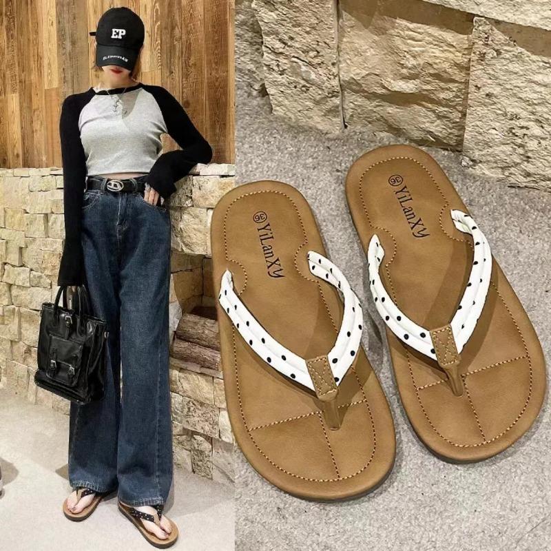 Cute Versatile Flat-bottomed Flip-flops for Women's Summer Wear New Cute Lightweight Soft-bottomed Cool Slippers