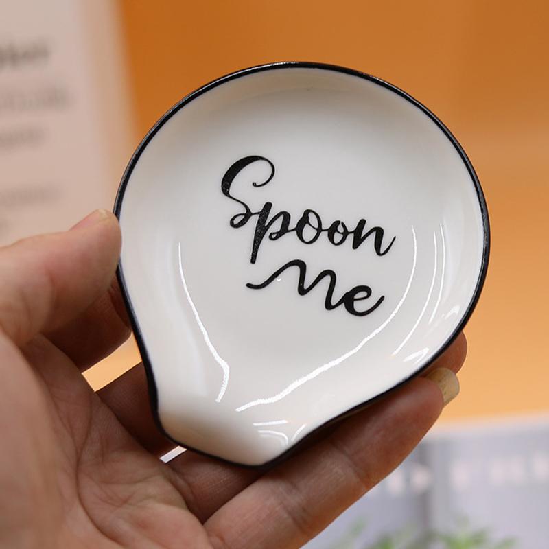 Multifunksjonell keramisk skjeholderpute Hvit skjeholder Skjeholder Kjøkkenredskaper Servise Skjeholder Skje