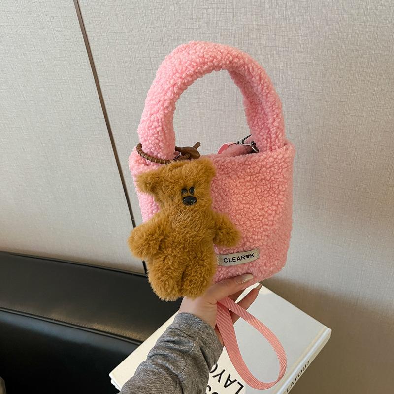 Plush Personality Trend Lamb Fluffy Autumn and Winter New Model Fluffy Crossbody Portable Bucket Bag Woman