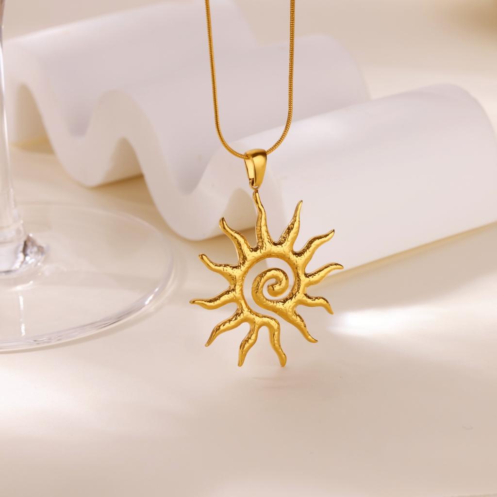 Stainless Steel Geometric Necklace For Women Fashion Sun Sunflower Pendant Clavicle Chain Aesthetic Jewelry Accessories Femme