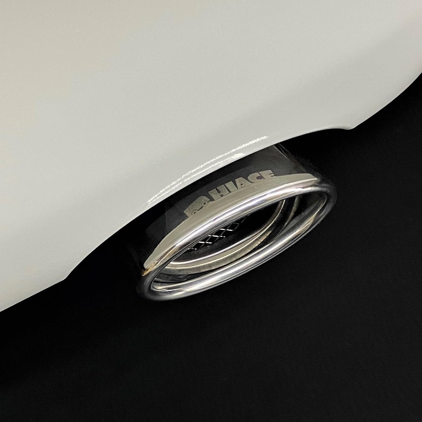 

Насадка глушителя для моделей серии Toyota Hiace Также совместима с аэробампером и задней частью Полностью из нержавеющей стали [ZERO HOUSE] Дизайн по индивидуальному заказу (200