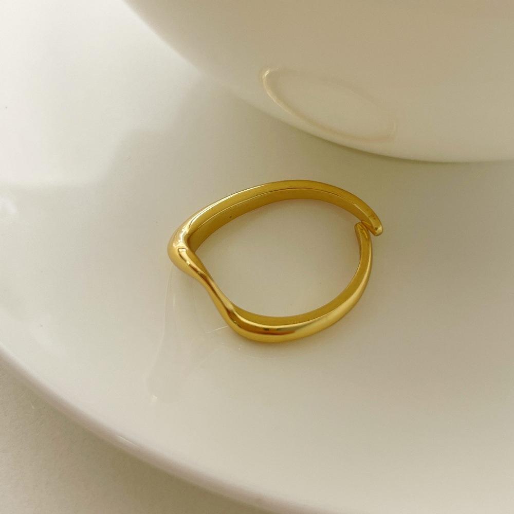 

Contrasting color splicing screwing rope plain ring, twisted exquisite simple stacked ring