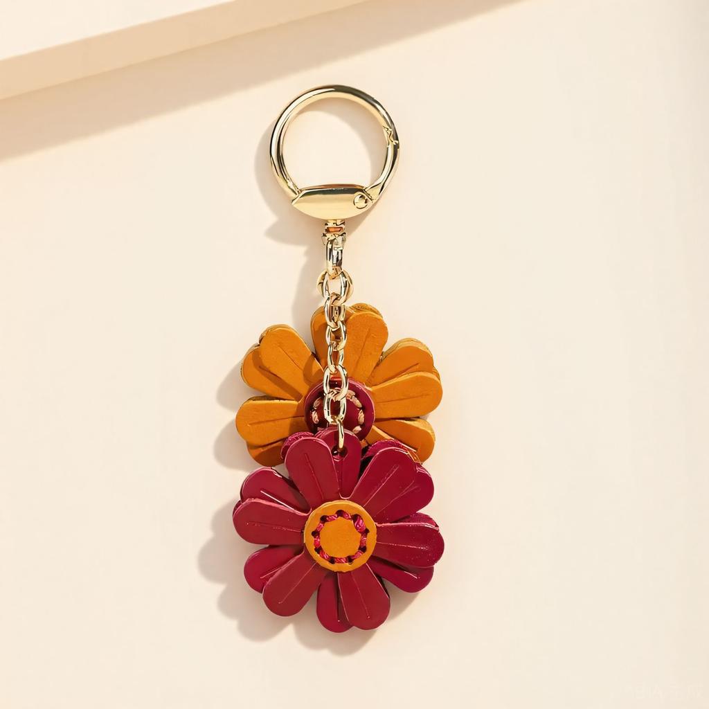 Cute Little Daisy Keychain Pendant PU Leather Pendant Cartoon Chrysanthemum Bag Accessories