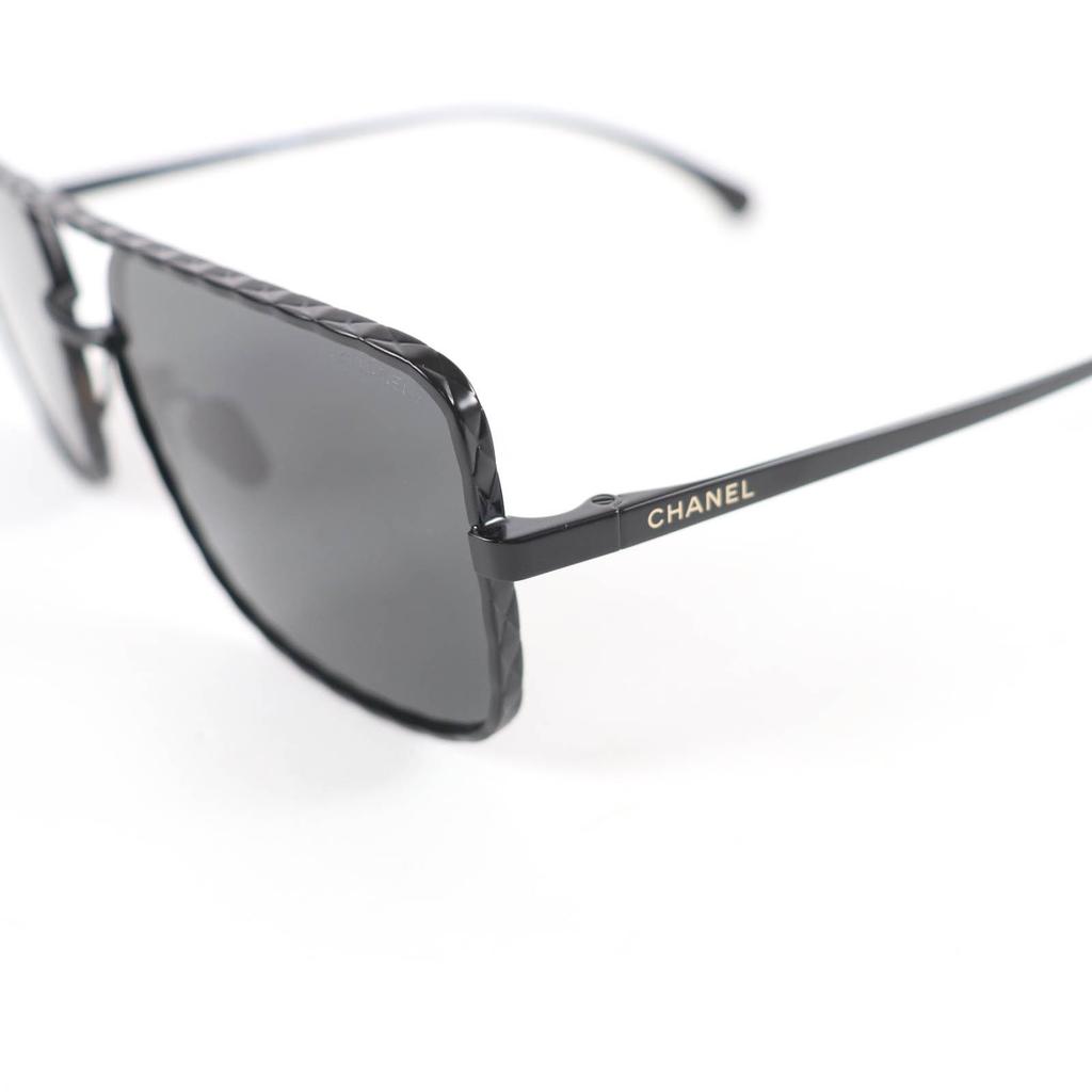 Pristine CHANEL Pilot Sunglasses Logo Matelassé Double Bridge black Women 4294 Used