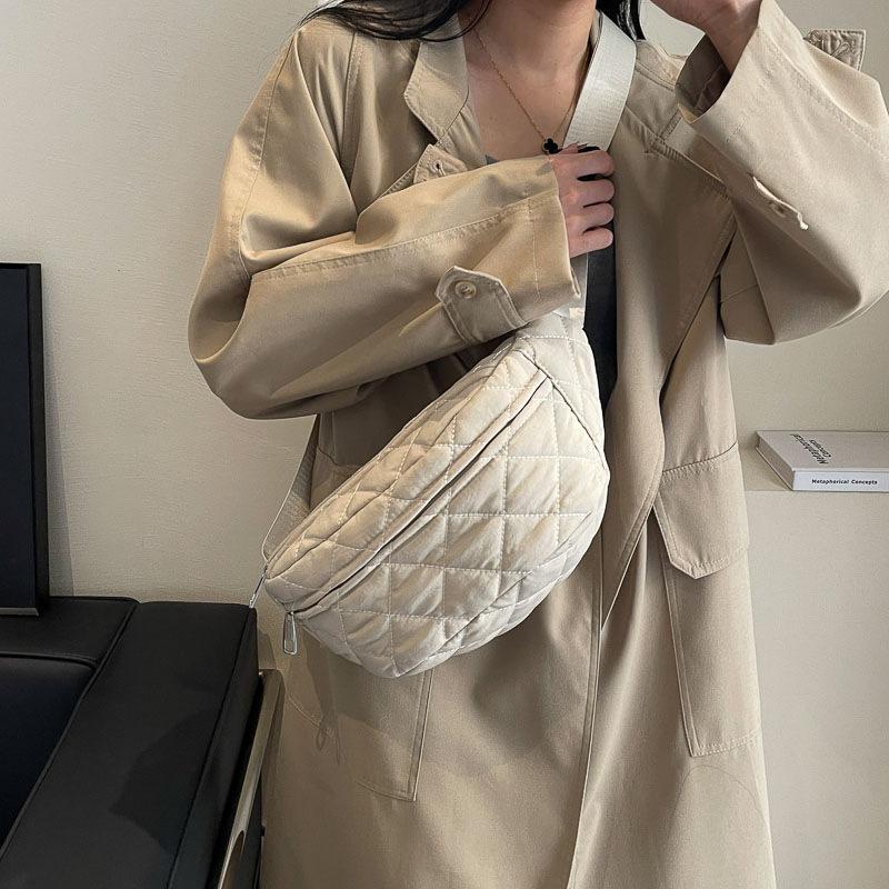 Large Capacity Rhombus Versatile Breast Bag 2025 New Puff Ladies Fanny Pack Textured Shoulder Crossbody Bag