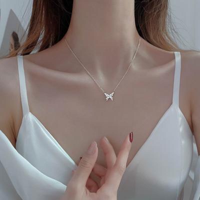 Süße Sterling-Ton Schmetterlingshalsketten Glänzender Zirkonia-Anhänger Damen Anmutige Schlüsselbein-Kette Braut Brautschmuck Feiertags-Giveaway