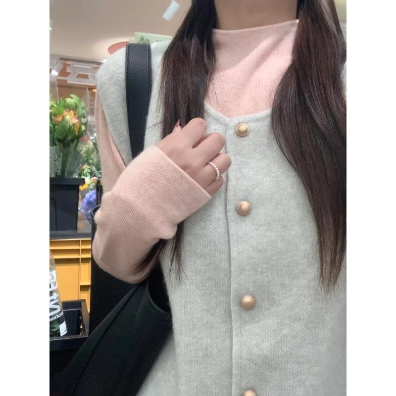 Small gold buckle vest stacked inside semi-turtleneck knitted sweater autumn and winter warm sweater women's fashion two-piece set