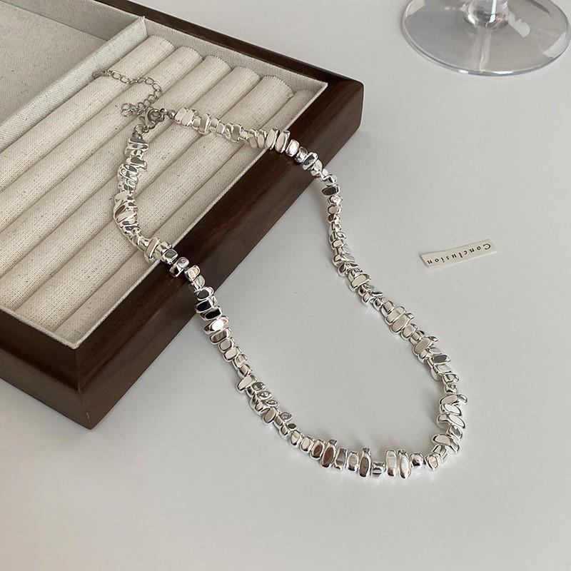 Butterfly Irregular Pearl Necklace Medieval Vintage Temperament Collarbone Chain Versatile High-end Jewelry