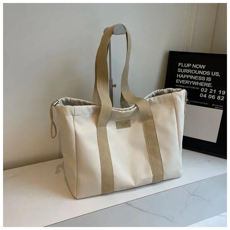 Large Capacity Nylon Bag Versatile Casual Shoulder Lock Bag Soft and Soft Pendular and Trendy Monochromatic High Quality