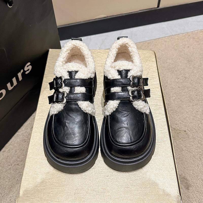 

Platform small leather shoes women s autumn and winter velvet loafers 2025 new one-pedal lazy retro height-increasing Mary Jane shoes 40
