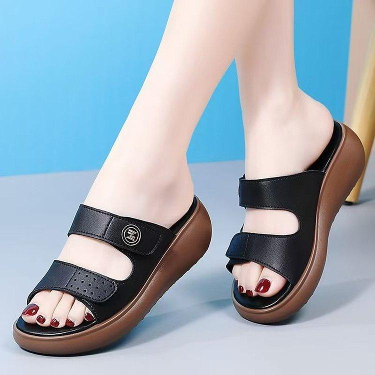 Cool Slippers Women's Summer Wear Fashionable and Versatile Medium Heel Thick Bottom Women's Casual Non-slip Muffin Bottom Cool Slippers Women