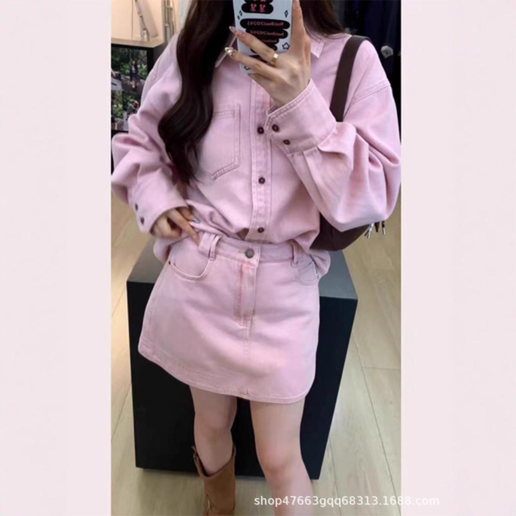 Traje de mezclilla rosa para mujer, nuevo para primavera y otoño, de alta gama, con temperamento, chaqueta de manga larga y falda de cadera, conjunto de dos piezas