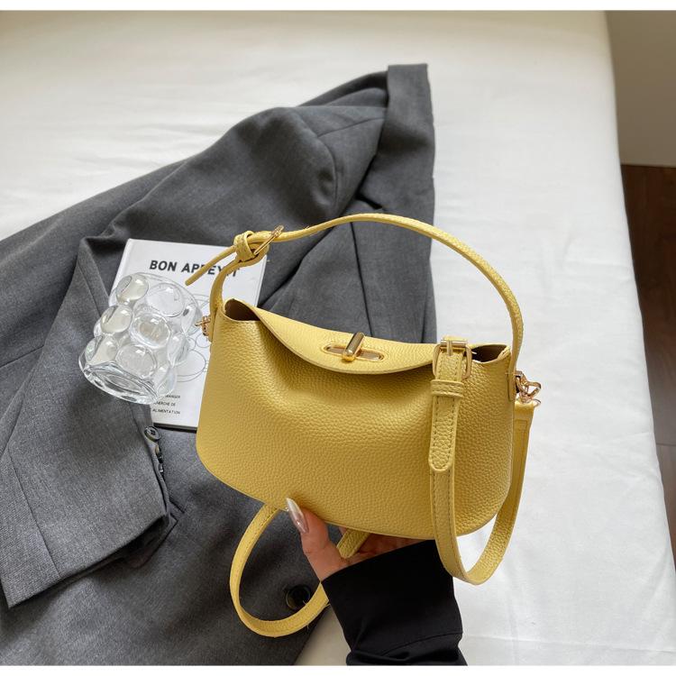 

Премиальный сенс универсальная сумка-мессенджер женская 2025 лето новая корейская маленькая свежая простая в иностранном стиле однотонная сумка-тоут