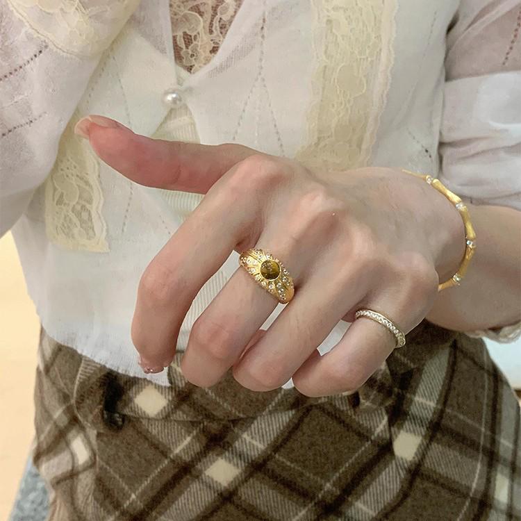 Antique Gold Tiger's Eye Ring with Micro-Paved Zircon Wide Band - Vintage High-End Index Finger Accessory