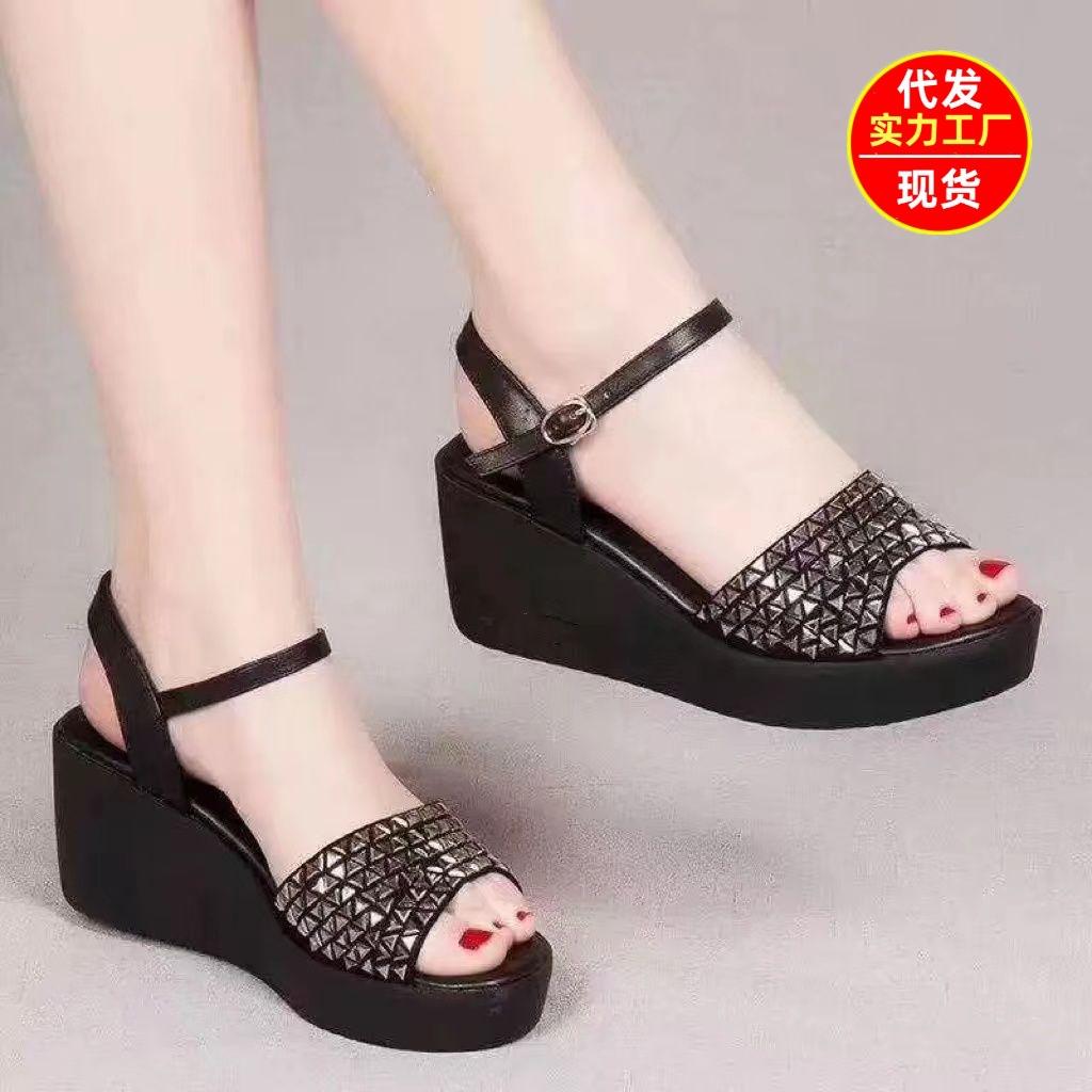 Fashion Clogs With Heel Comfort Shoes for Women High Sandals Female Increasing Height Muffins shoe 2024 Summer Thick High-heeled Flat Be