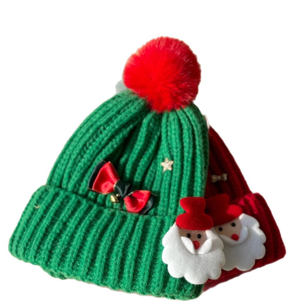 \nAutumn/Winter Santa Claus-themed red knitted hat for women with a large head circumference, which makes the face look smaller. It's a versatile,