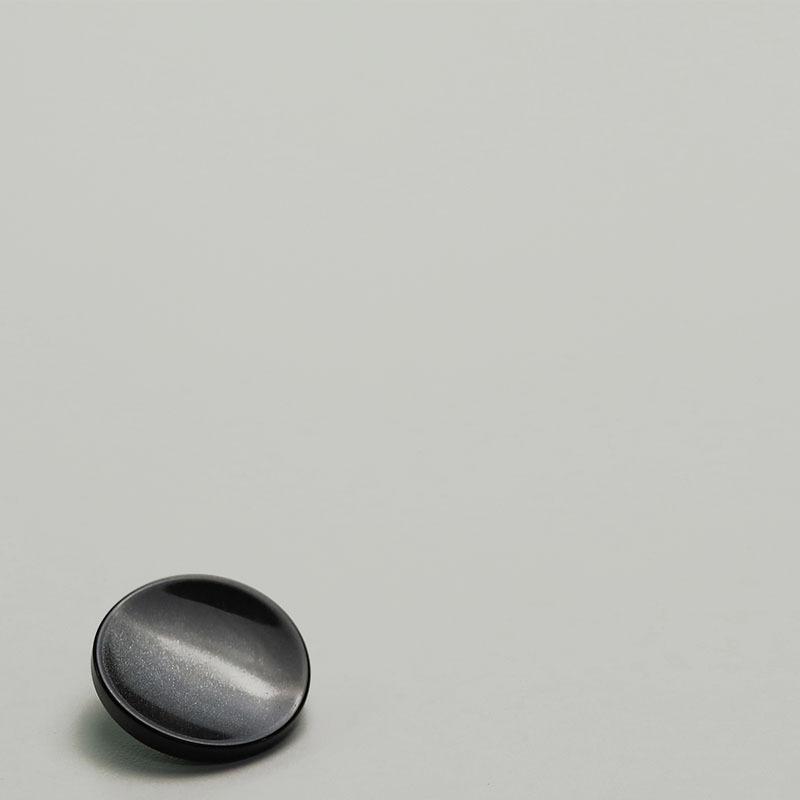 

Xiaoxiang Simple Style Clothing Buttons Black White Imitation Shell Suit Coat Sweater Decorative Buttons 1 #[Globe imitation shell black] 11mm